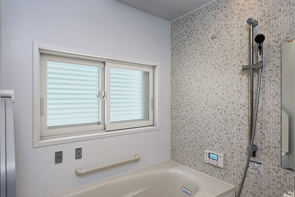 ウチリモ 引違い窓 浴室仕様 ユニットバス納まり（カラー：ホワイト）