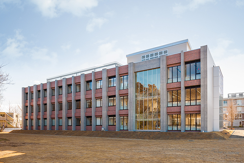 東京情報大学 9号館 看護実習棟 施工例 Ykk Ap